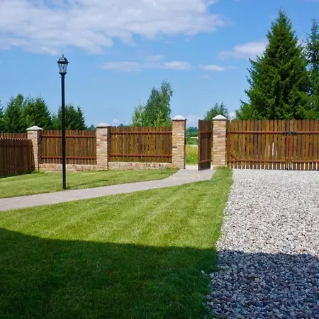 Holiday home Caloroczne Domki Nad Jeziorem Luterskim *