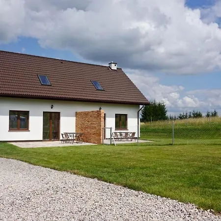 Holiday home Caloroczne Domki Nad Jeziorem Luterskim *