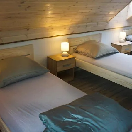 Caloroczne Domki Nad Jeziorem Luterskim Holiday home *