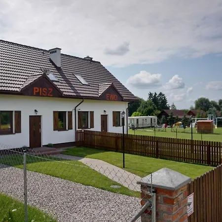 Holiday home Caloroczne Domki Nad Jeziorem Luterskim *