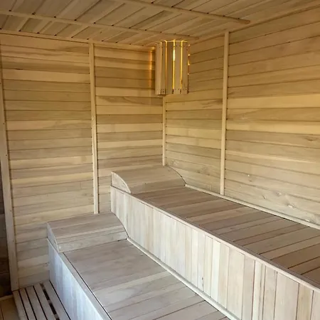 Caloroczne Domki Nad Jeziorem Luterskim Holiday home *